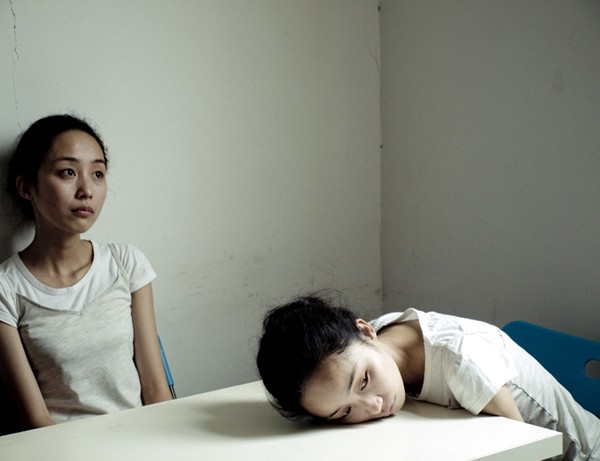 ©Fan Shi San | Two of us  两个我们. Portrait of the Single-Child. Fotografía | Photography
