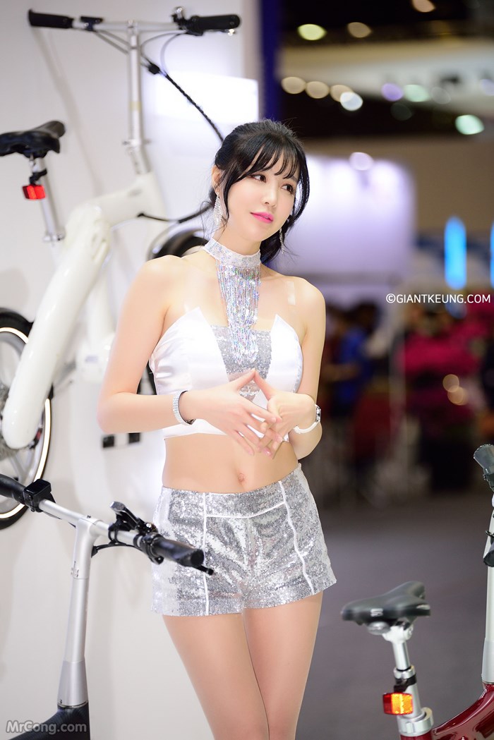Beautiful Hong Ji Yeon at the 2017 Seoul Motor Show (146 pictures) photo 3-16