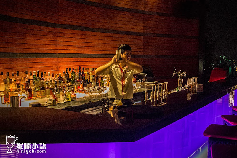 【曼谷景點】Red Sky Bar。消費門檻最低的雙層高空酒吧 【曼谷景點】Red Sky Bar。消費門檻最低的雙層高空酒吧