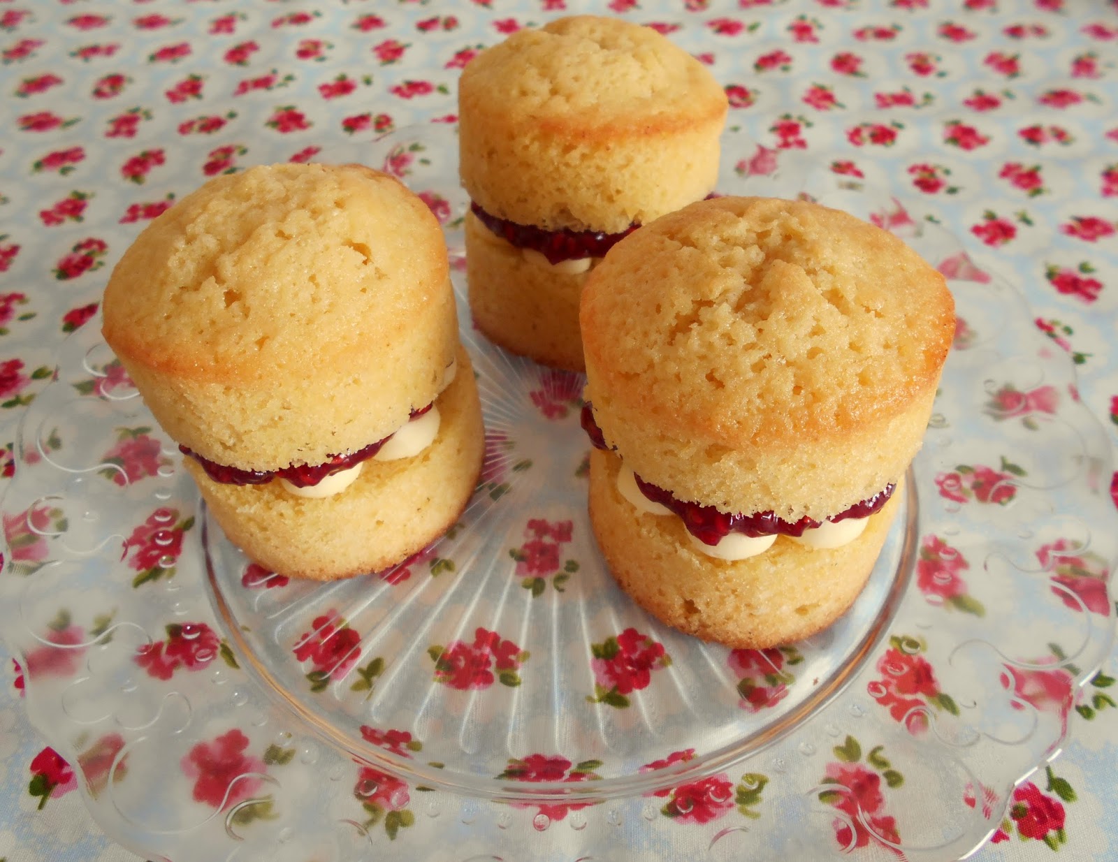 Peppermint and Raspberry Victoria Sandwiches