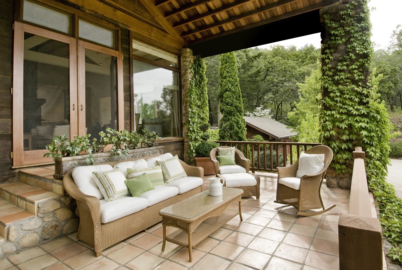 The Benefits Of A Privacy Windscreen For Your Patio