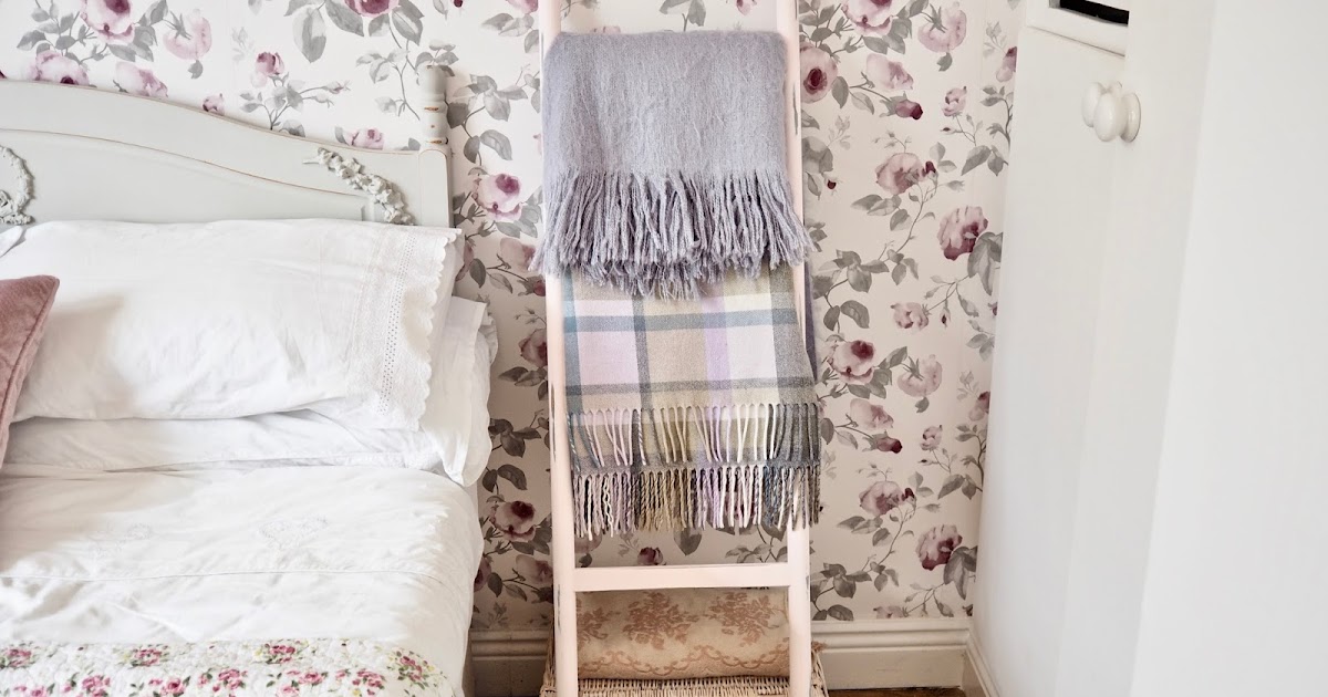Ikea hack DIY blanket ladder The dainty dress diaries