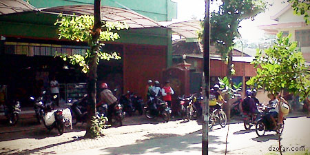 Nasi Pecel Berbek di depat Toko Trubus