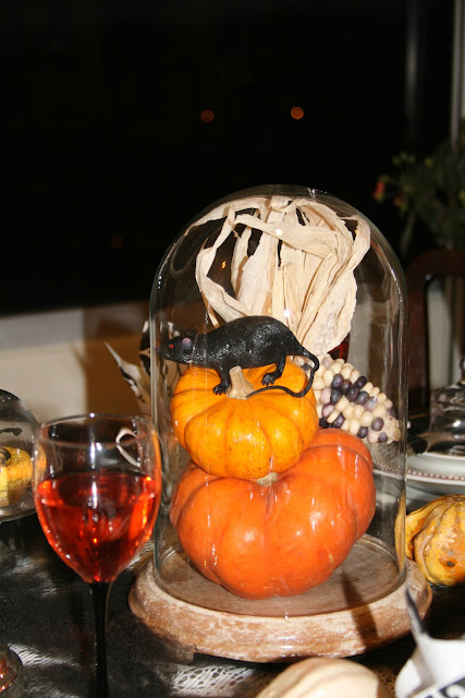 FABBY'S LIVING: FABBY: Cloches and a Halloween Tablescape