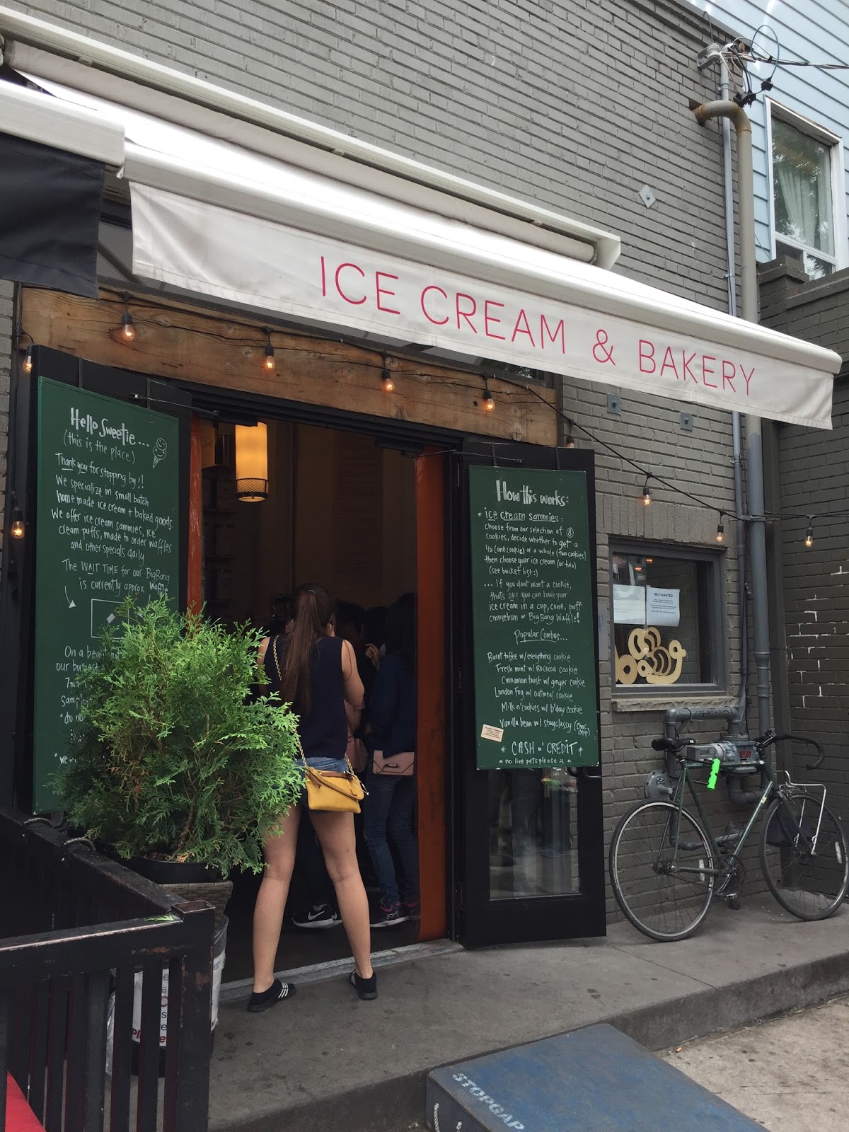 トロント家族で研究留学 Bang Bang Ice Cream & Bakery (Ossington x Queen) (アイス) (10点)