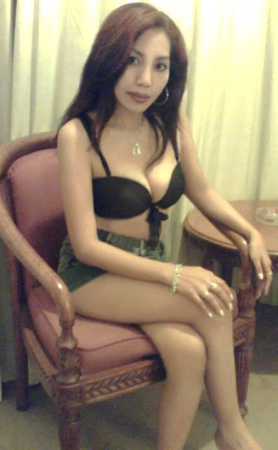Foto Hot Tante Sedang Nunggu Pelanggan Di Hotel
