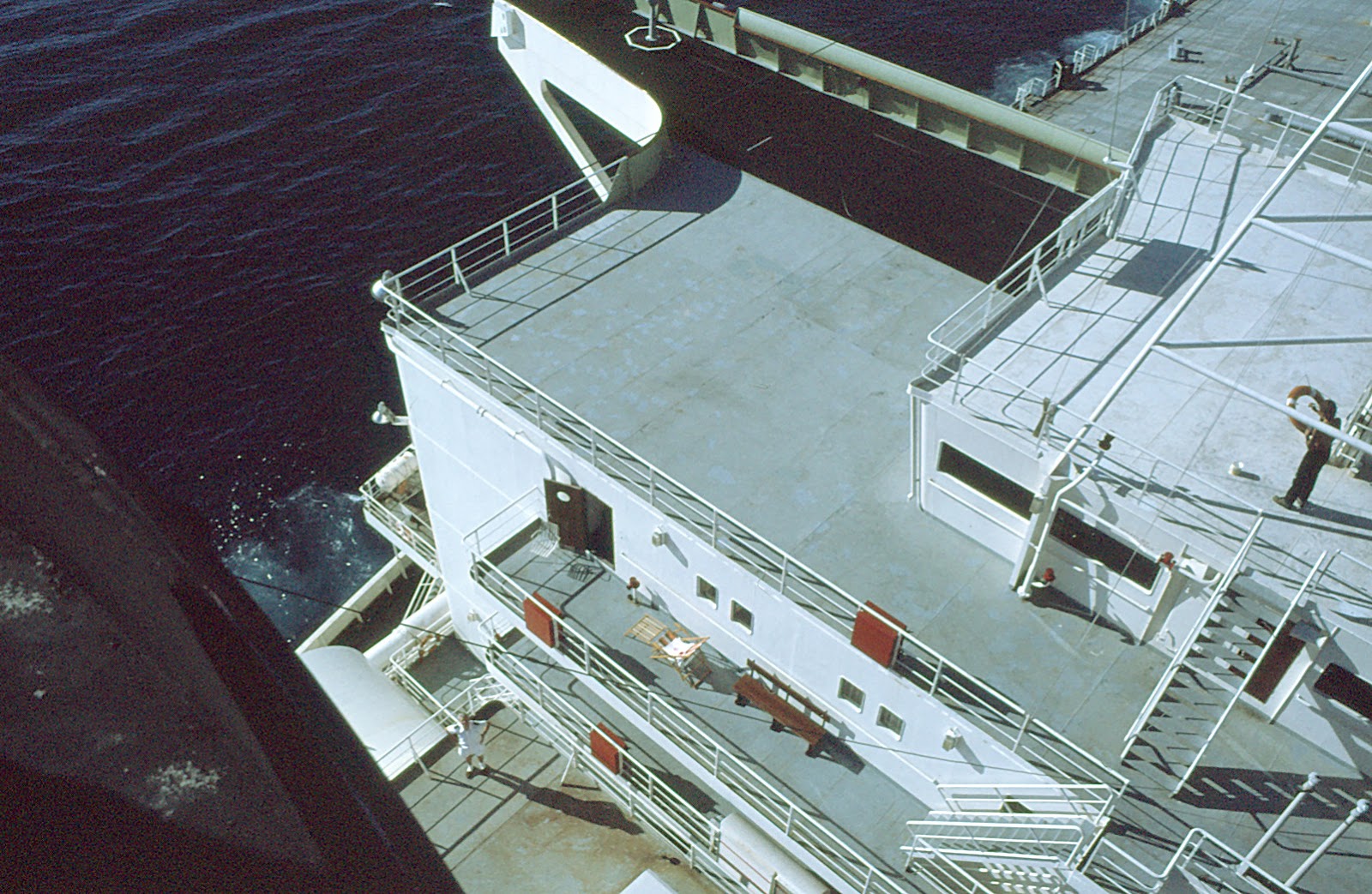 'ZIEN EN WETEN': LEPTON S.S. SHELL TANKERS B.V. (DEEL 1/8)