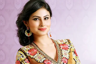 Gold Movie Actress Images, Gold Movie Heroine Images & Looks, Gold Movie Actress Mouni Roy Images & Looks