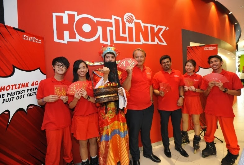 Giveaway Hotlink 4G Da Mouth DJ Tenashar Live Concert VIP Tickets, hotlink 4G, da mouth, tenashar, leng yein, misty, fastest mobile internet, 4g network, live concert, hotlink 4G, god of prosperity, roller bladers, maxis 4G network, Morten Lundal, Maxis Chief Executive Officer 