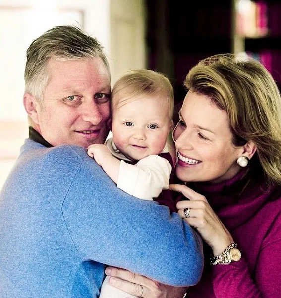 Queen Mathilde had her first audience today, with ten children who came to deliver pictures