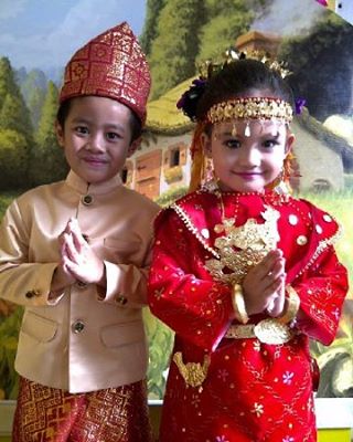 " SANGGAR NUSANTARA DOT COM " | Jakarta: Sewa Baju Adat