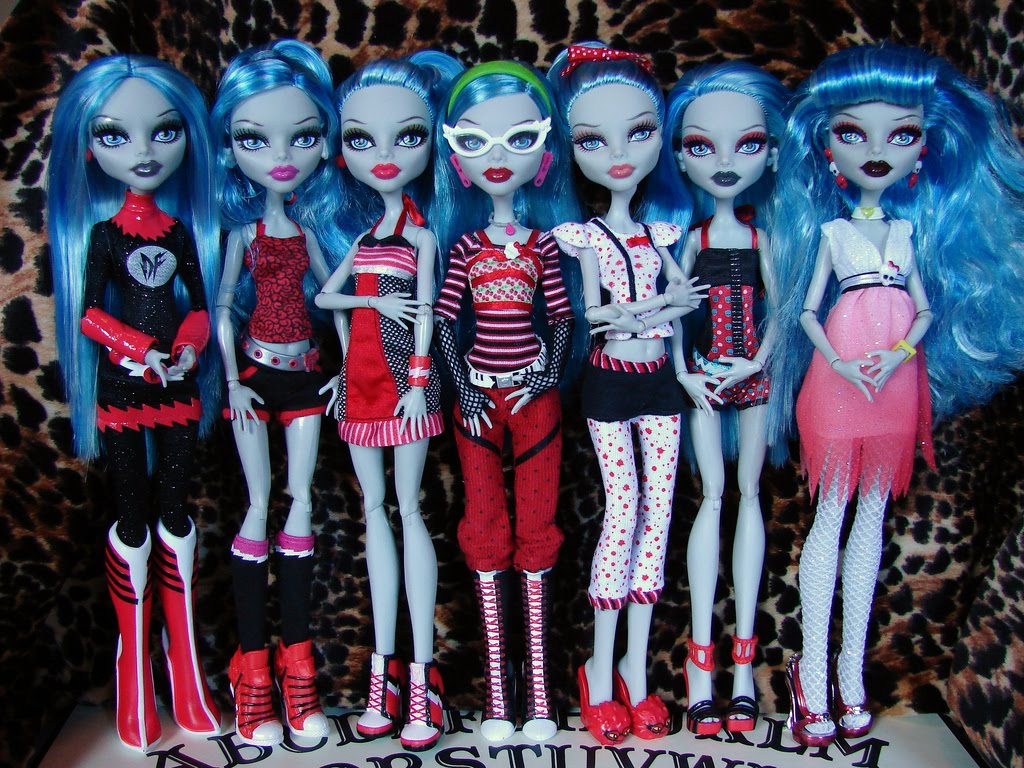 Ghoulia Yelps - wide 2