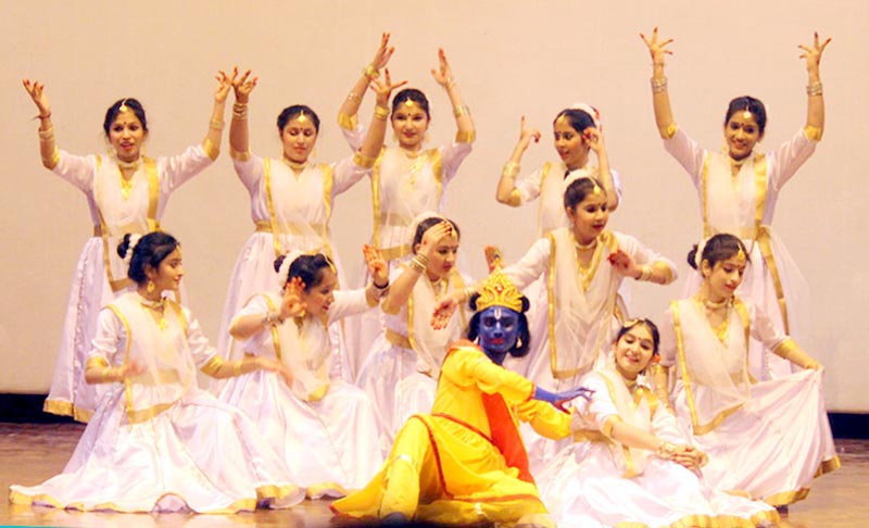 Students performing on stage during Annual Prize distribution at Kundan Vidya Mandir
