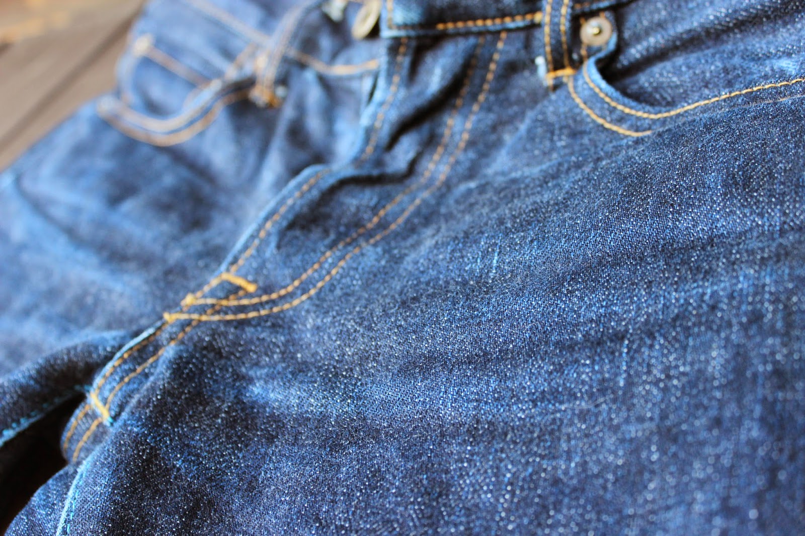 Japan Blue Jeans / ジャパンブルージーンズ: サイズ違いのジーパン穿いて色落ち比べる～1年経過～ Compare the different size jeans