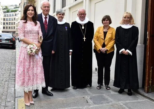 Crown Princess Mary attended the inauguration of painter Jesper Christiansen's work Skyggeflor at Danish House