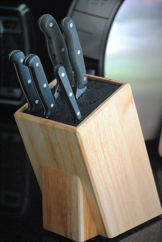Kapoosh knife block and kitchen organization idea
