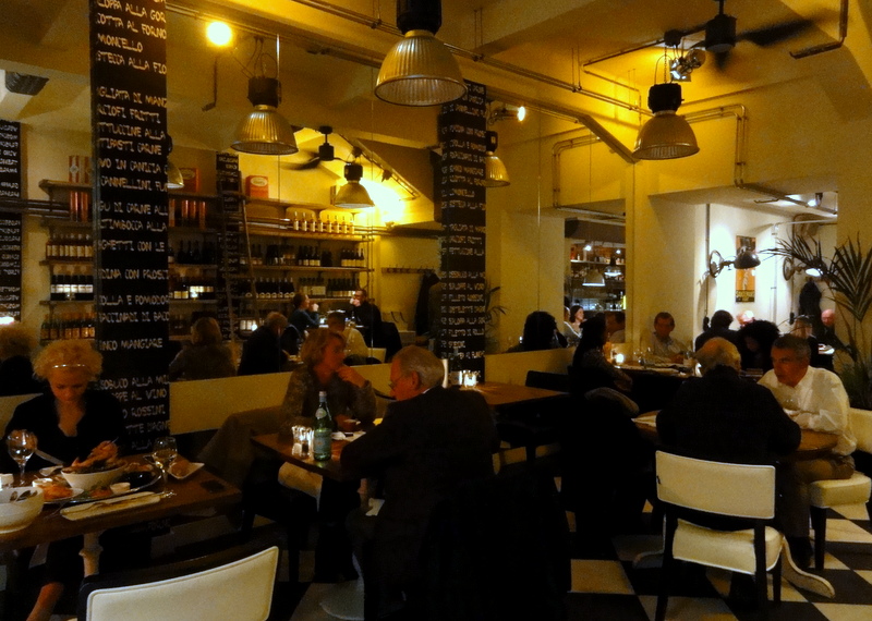 Plateau Fruits de Mer at Vis en Meer Restaurant in Utrecht, Netherlands