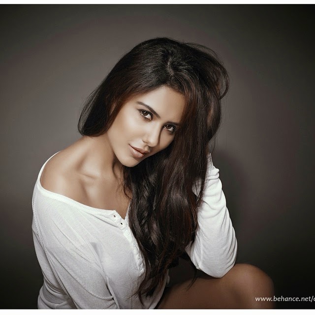 Sonam Bajwa Hot Sexy Pics - Latest Hd Images - 9 Pics