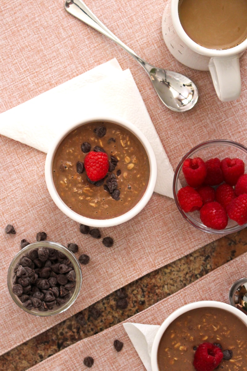 Brownie Batter Overnight Oats are a rich, chocolaty, decadent breakfast that could pass as a dessert! #overnightoats #breakfast #chocolate