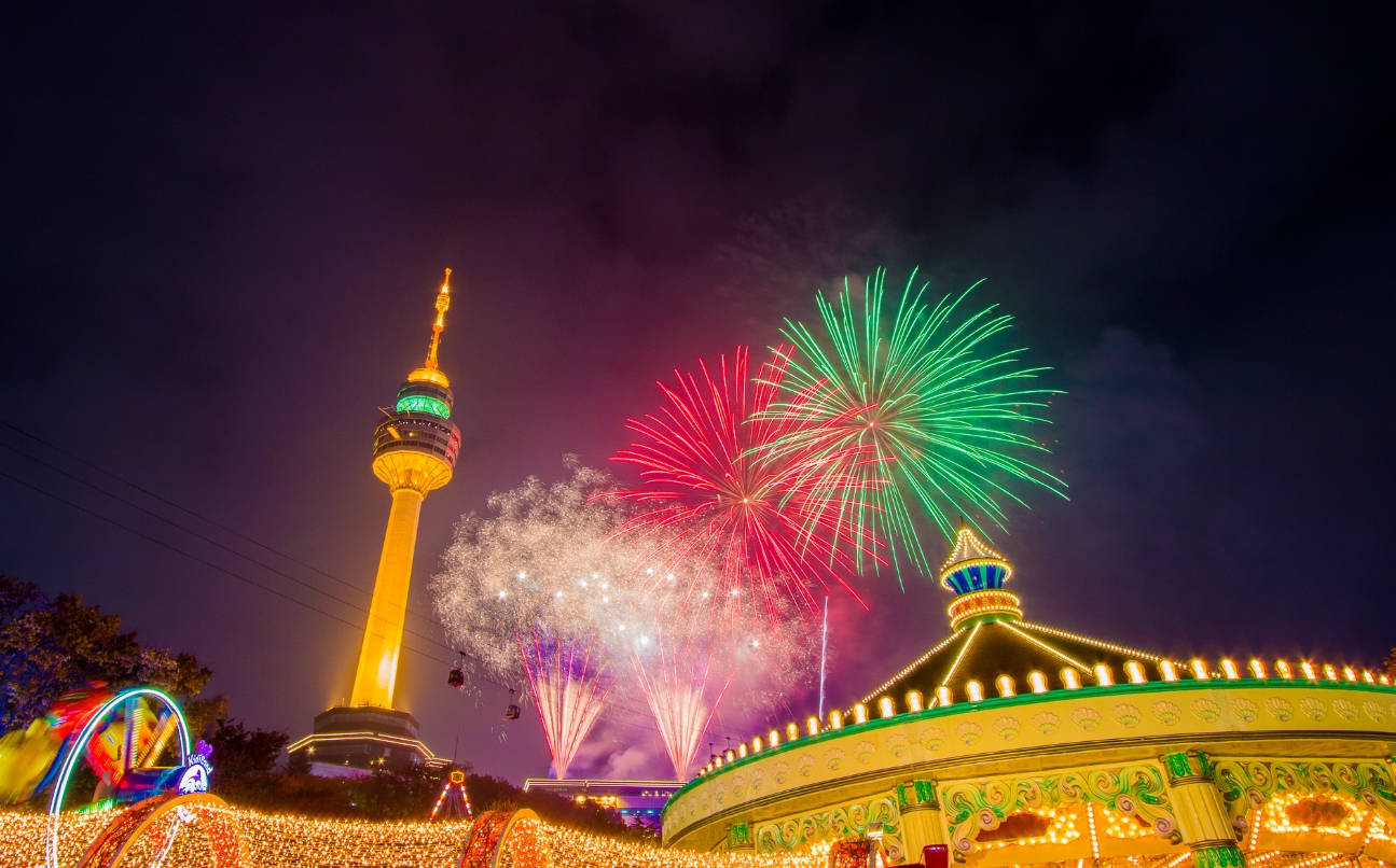 2016 Korea Winter Festival :: E-World's Starlight Santa Festival For