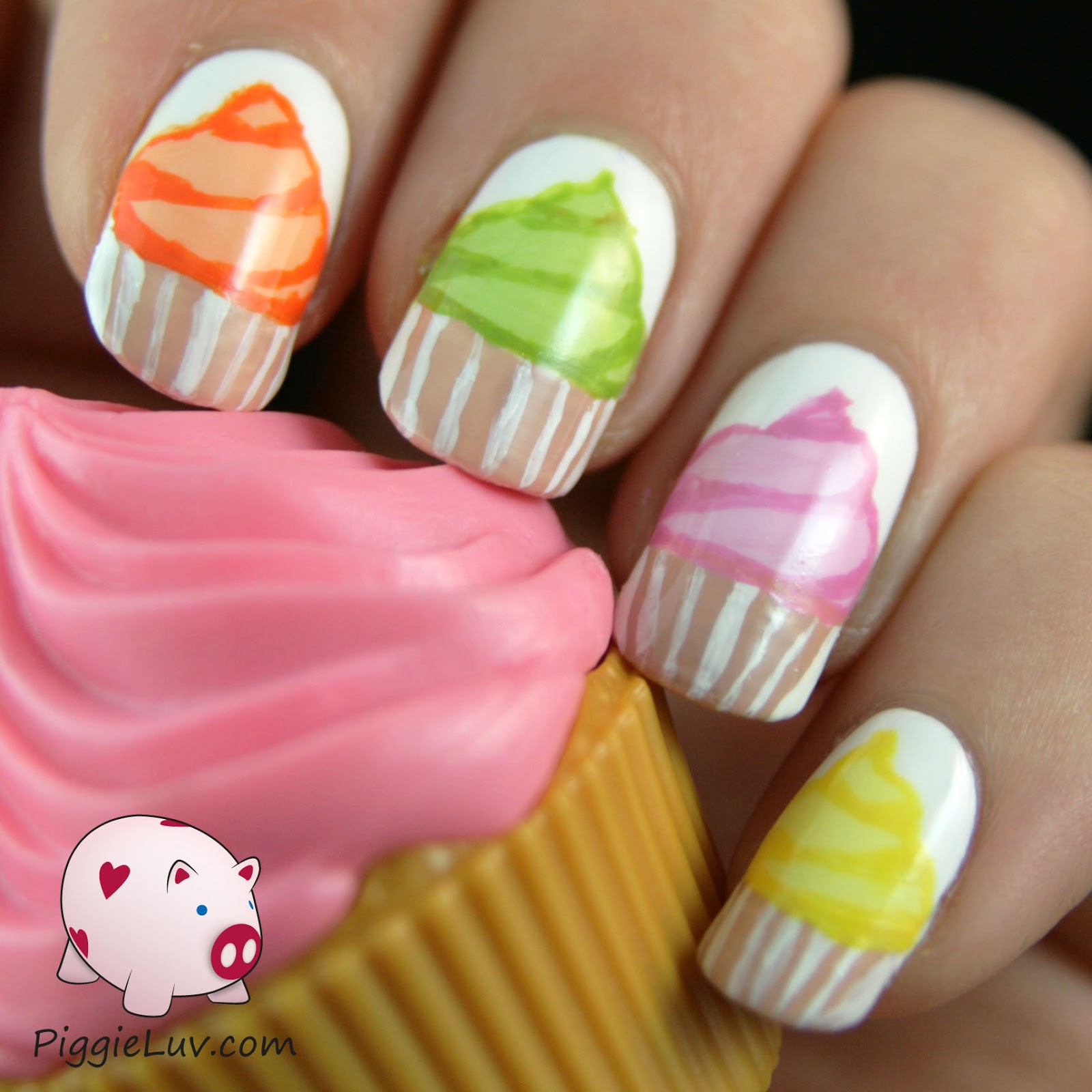PiggieLuv: More cupcakes on my nails! Hand painted nail art