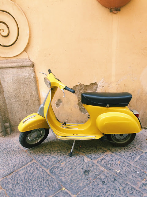 Yellow-Scooter