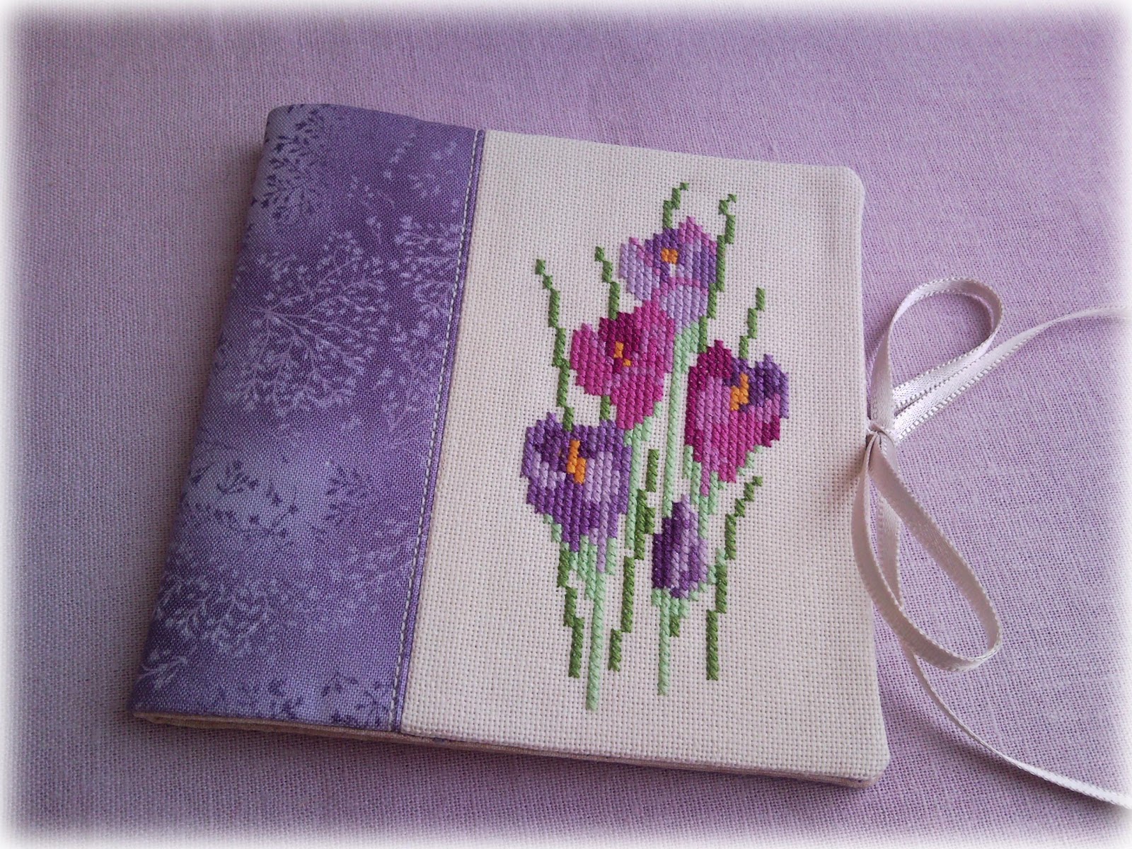 открытка с крокусами к 8 марта