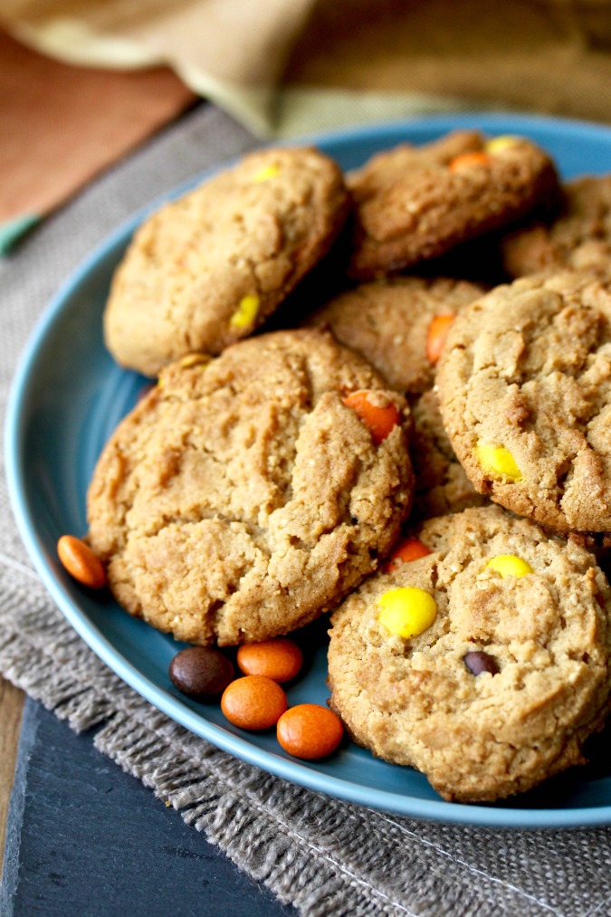E.T. honey-roasted peanut butter cookies #peanutbutter #cookies #reesespieces #ETcookies