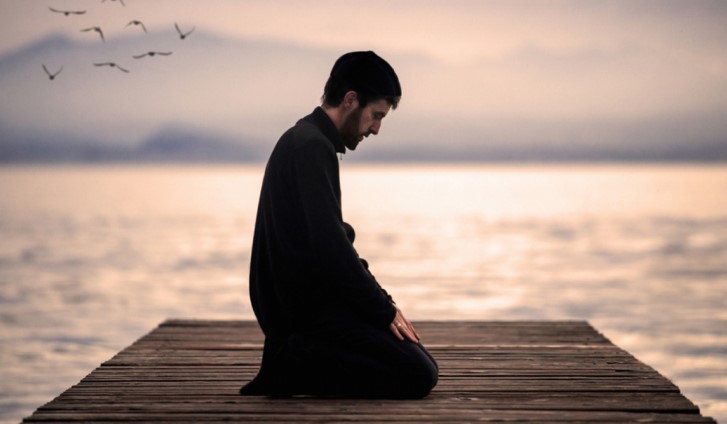 Bacaan Doa Iftitah Bahasa Arab, Latin Dan Artinya Yang Benar