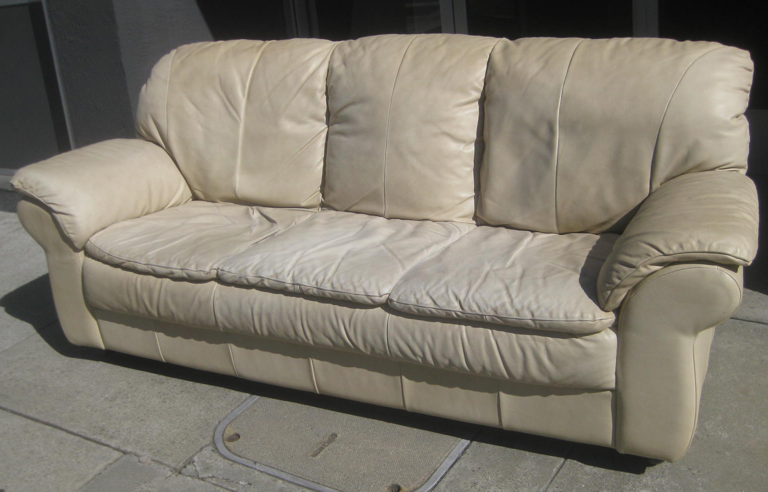 UHURU FURNITURE & COLLECTIBLES SOLD Leather Sofa and Chair 100