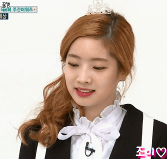 오늘자 주간아이돌 여친 신비랑 트와이스 다혀니.gif | 인스티즈