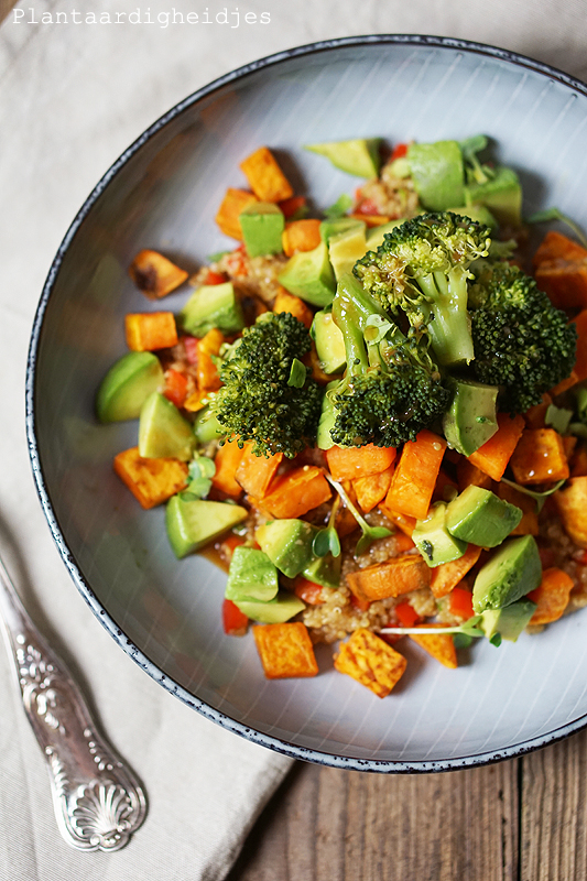 Quinoa, zoete aardappel en miso dressing Plantaardigheidjes