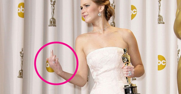 630px x 330px - Jennifer Lawrence throws the finger at the Oscars and gains my respect a  little