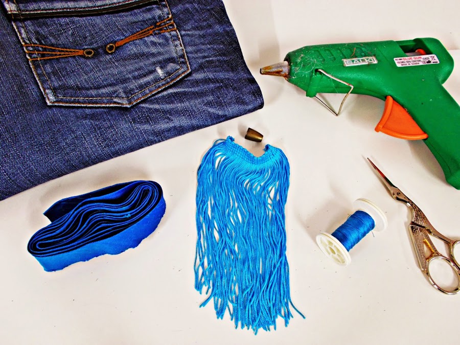 DIY-costura-reciclar-costumizar-vaquero-cargador-móvil-