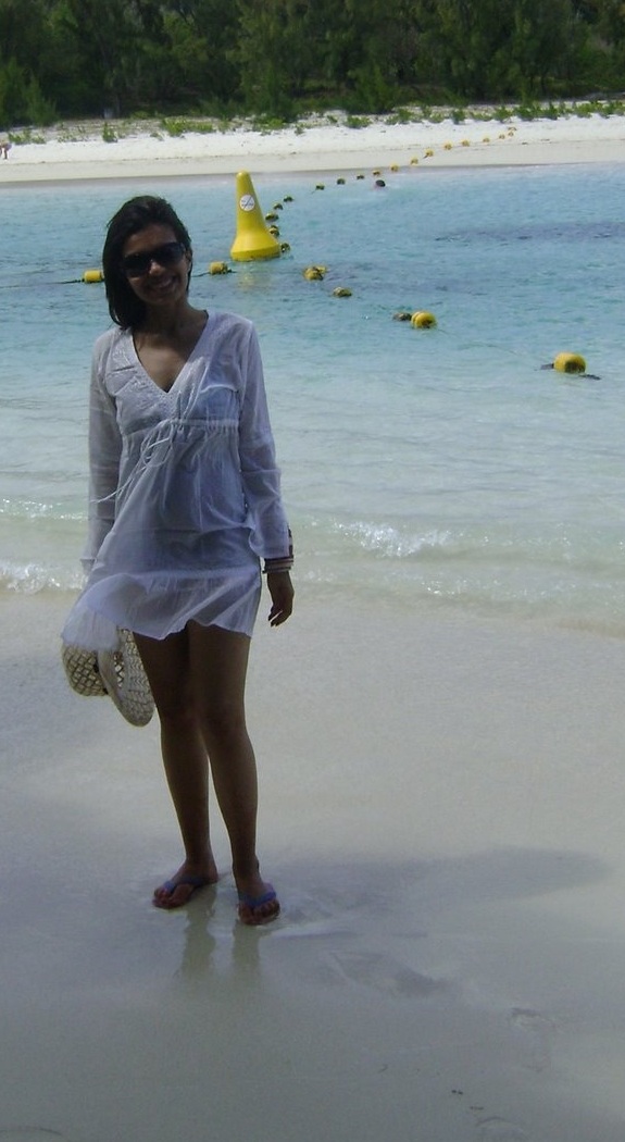 Beautiful indian gir on Honeymoon at Goa Chuttiyappa