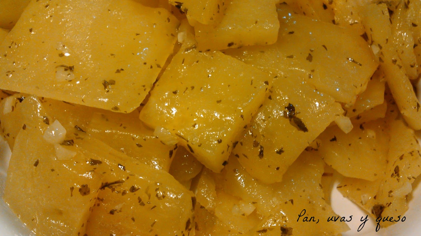 Patatas al ajillo en microondas Pan, uvas y queso Patatas al ajillo en microondas Pan, uvas y queso