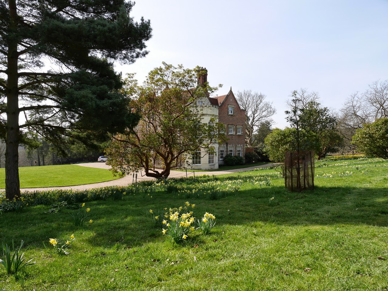 Tricia's Tales A first visit to NT Greys Court being a trip down