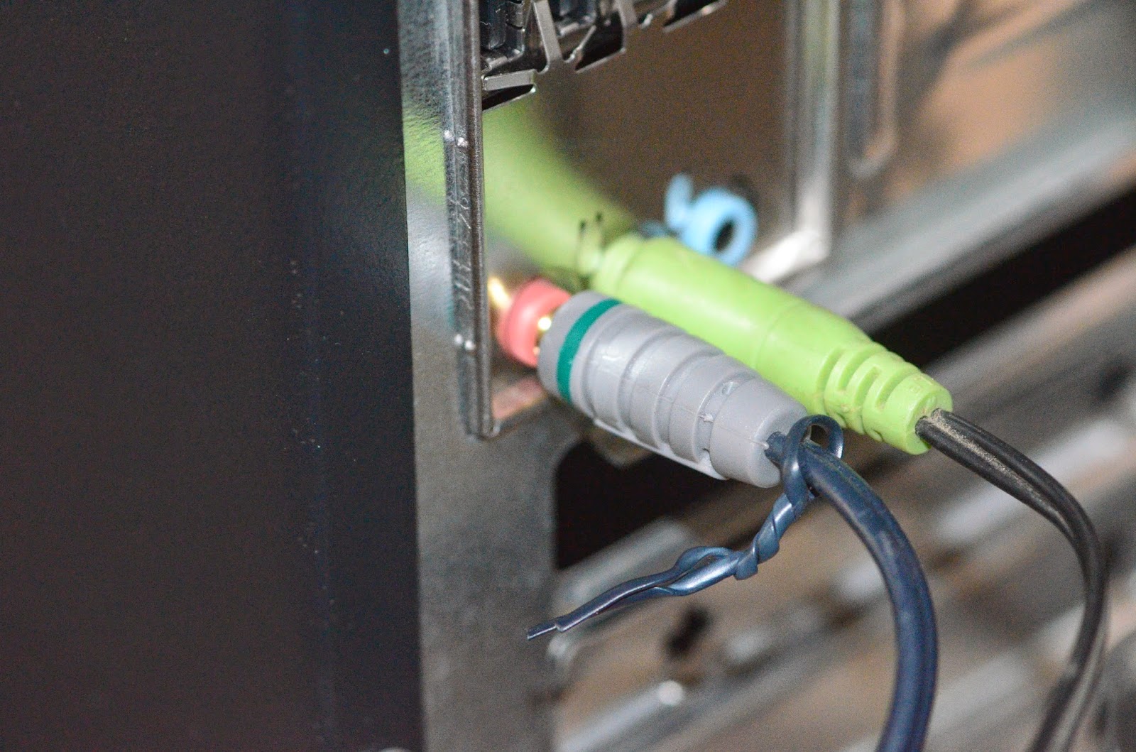 Digitizing Vinyl: 04 Connecting amplifier to computer