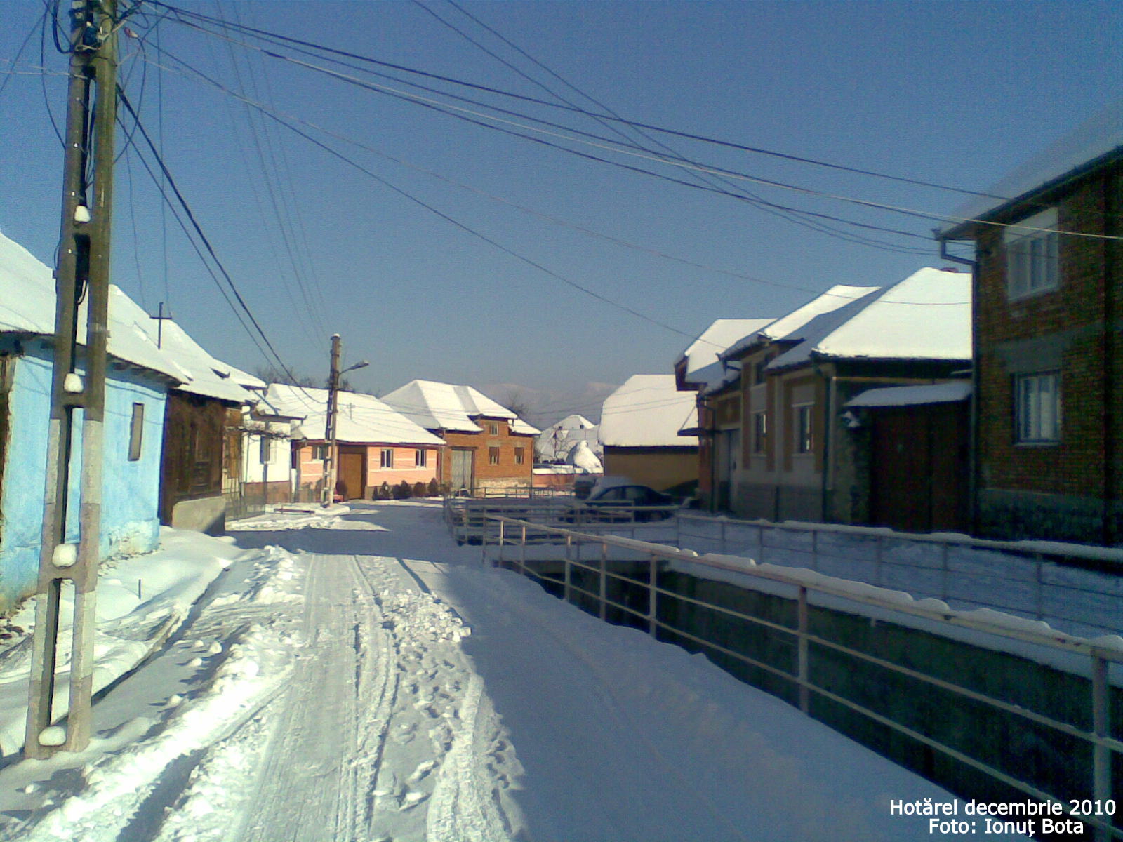 Hotarel, Bihor, Romania decembrie 2010 ; satul Hotarel comuna Lunca judetul Bihor Romania
