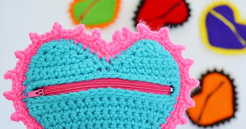 crochet heart coin purse