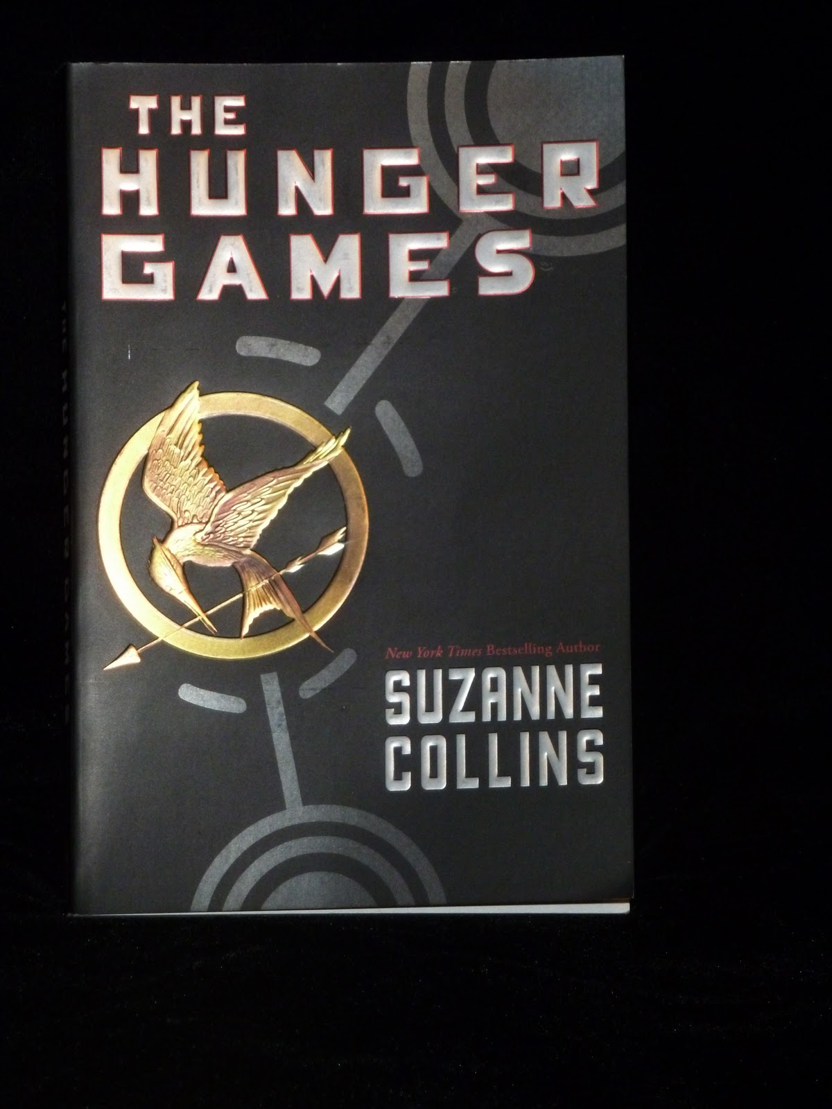 bring-on-the-books-monday-the-hunger-games-by-suzanne-collins
