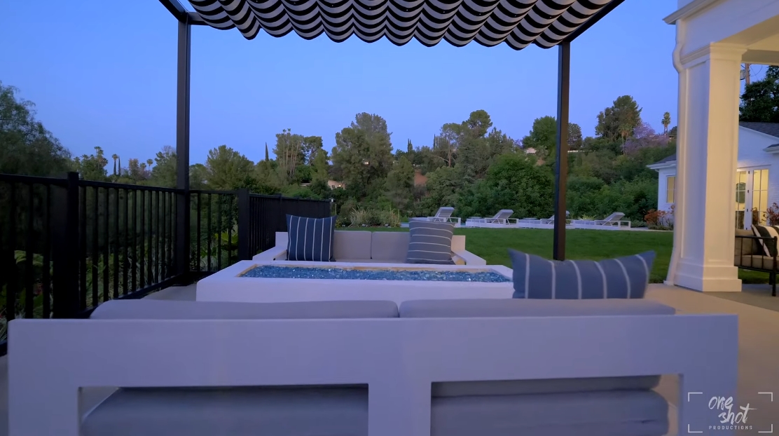 Tour 4639 Balboa Ave, Encino vs. 35 Interior Design Photos