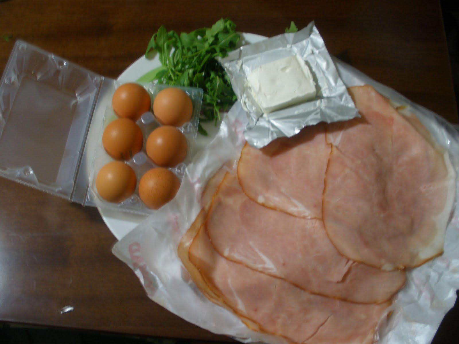 Setteveli's Blog ROTOLO DI FRITTATA CON RUCOLA E PROSCIUTTO