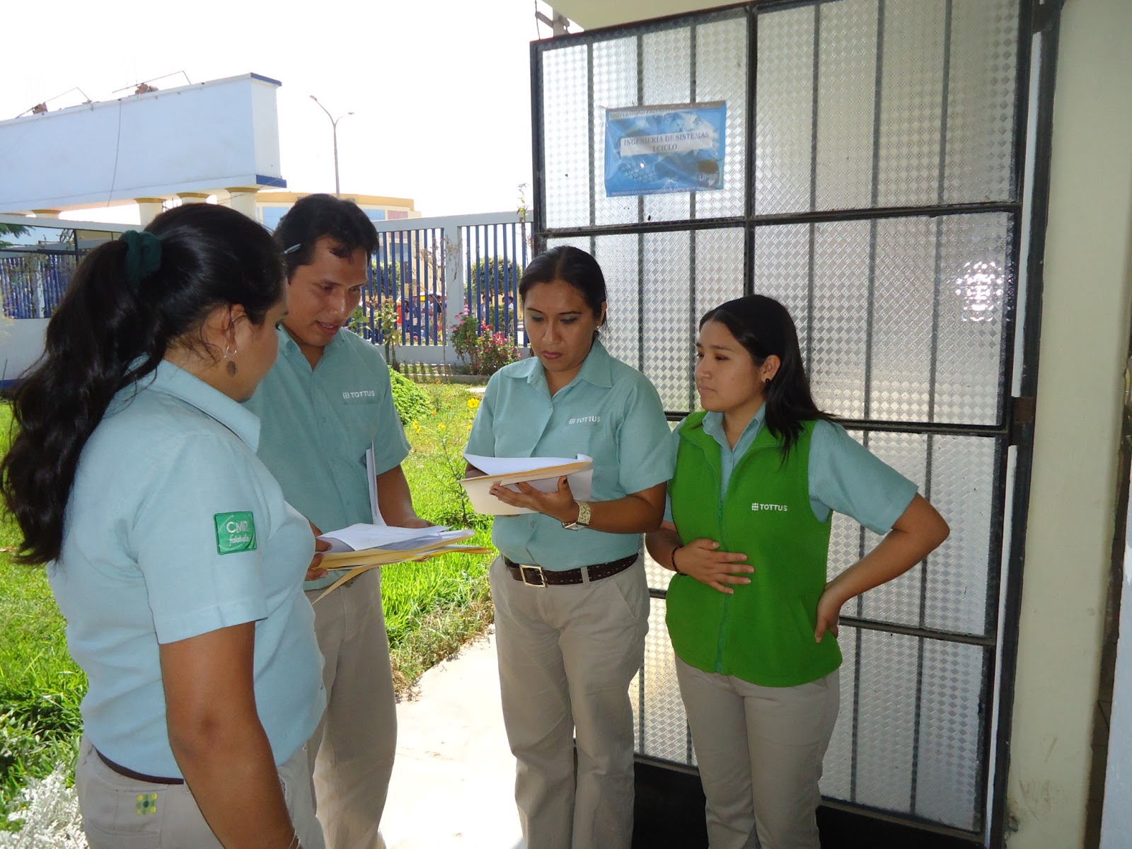 Tottus curriculum vitae 07 image