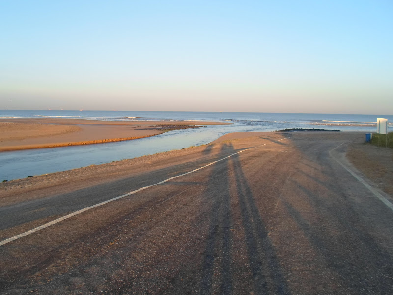 ik en mijn kids: We gaan naar zandvoort al aan de zee!!!!!!