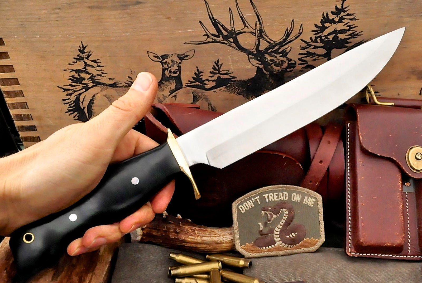 Боуи микарта. Кастомные ножи с фиксированным клинком. Сандер нож боуи горец. Ножи томаса рюкера. Кастомный складной нож без винтов.