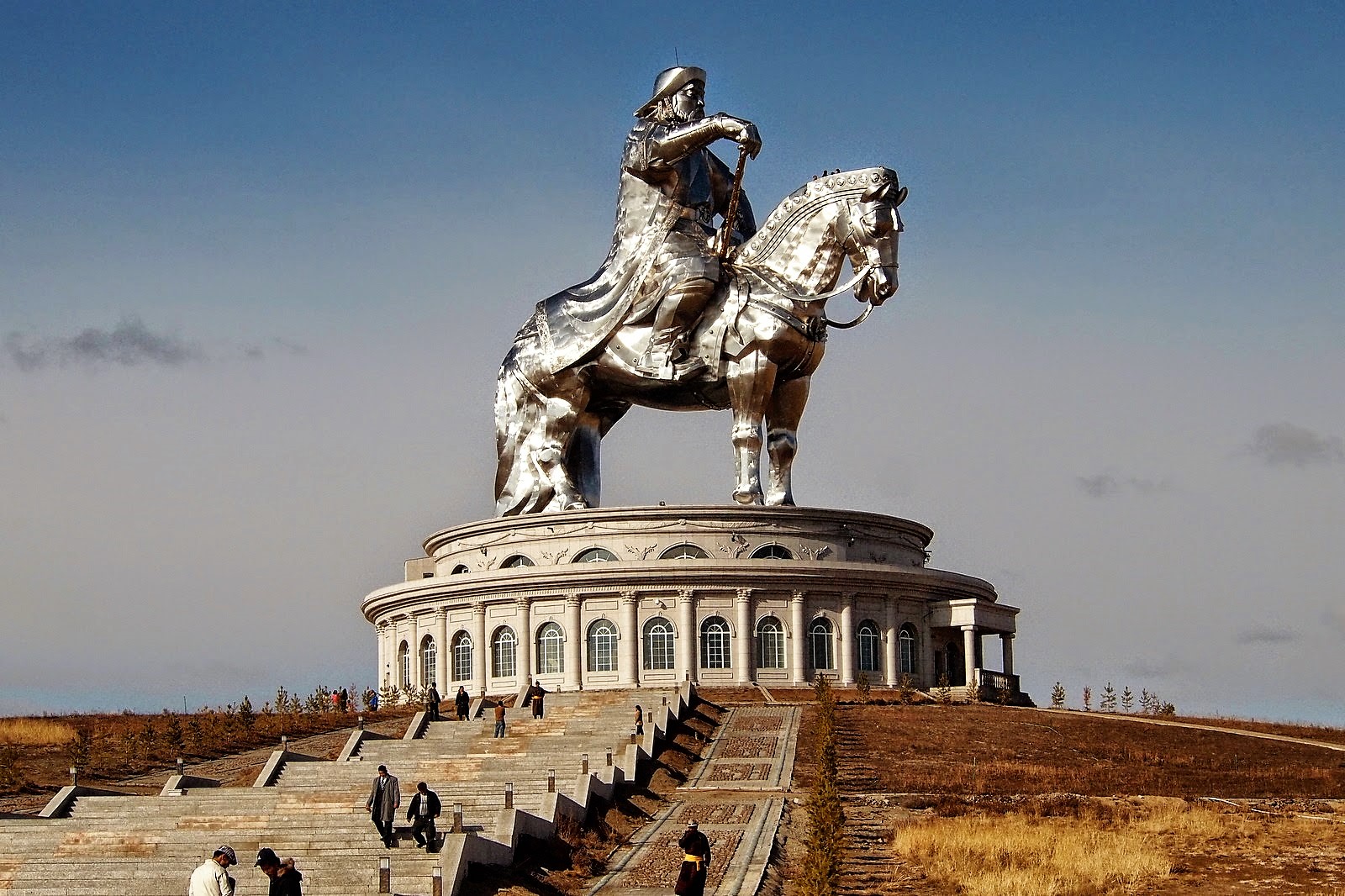Fieggentrio Enorme monumenten Genghis Khan Statue (Mongolië)