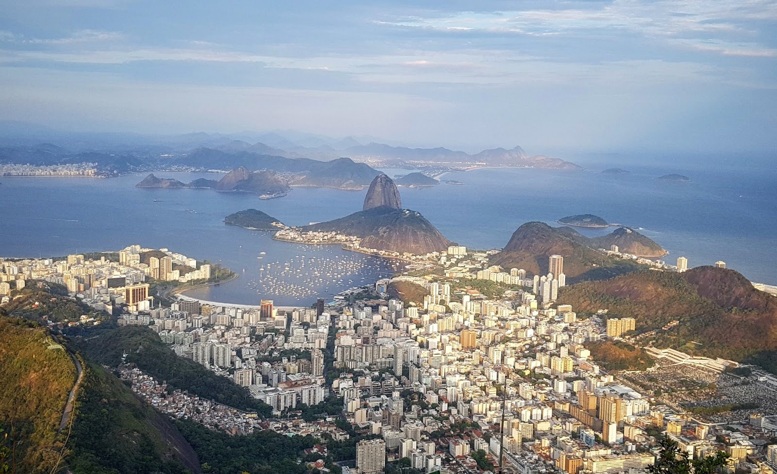 O Corcovado e o Cristo Redentor - Rio de Janeiro
