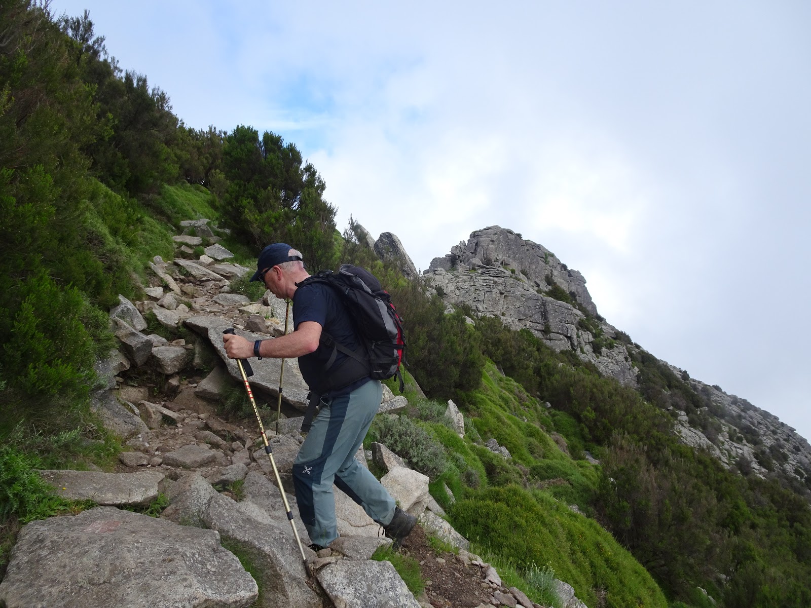 Dislivello zero Da Poggio al Monte Capanne, il balcone con vista sull