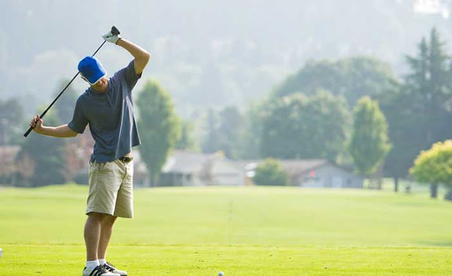 5 Essential Stretches to Prep You for the Links